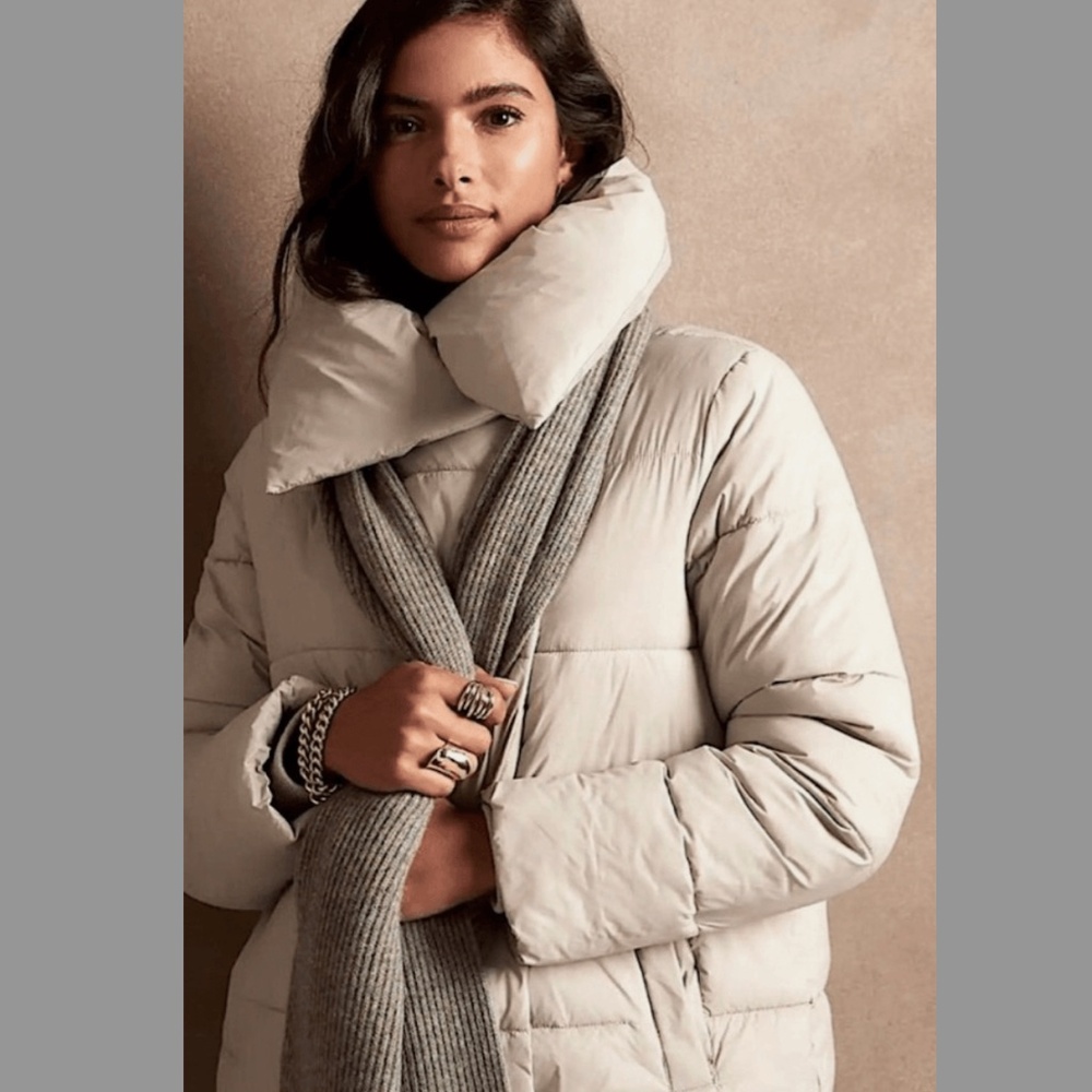 BANANA REPUBLIC: Soft Grey Puffer Coat - Small